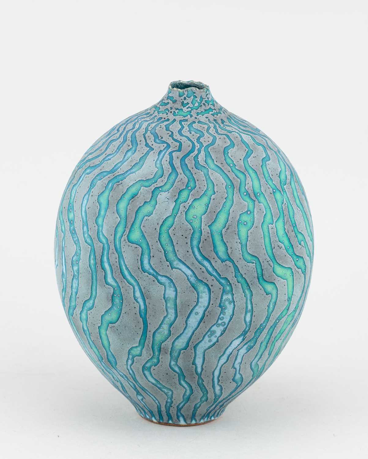 Lot 81 - PETER BEARD (born 1951); an ovoid stoneware...