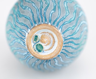 Lot 81 - PETER BEARD (born 1951); an ovoid stoneware...