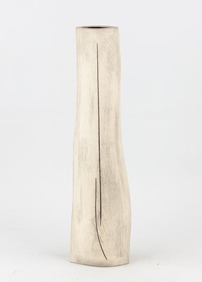 Lot 102 - TESSA WOLFE MURRAY (born 1950); an earthenware...