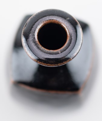 Lot 82 - PETER SWANSON (born 1950); a square stoneware...