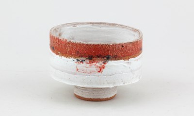 Lot 135 - ROBIN WELCH (1936-2019); a small stoneware...