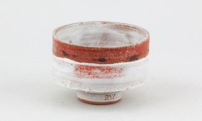 Lot 135 - ROBIN WELCH (1936-2019); a small stoneware...