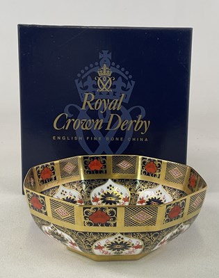 Lot 272 - ROYAL CROWN DERBY; a large octagonal Old Imari...