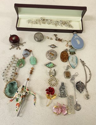 Lot 648 - A quantity of costume jewellery including...