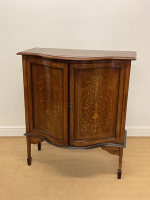 Lot 853 - An early 20th century mahogany and satinwood...