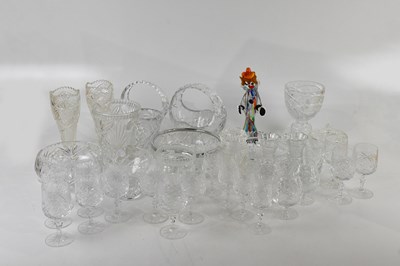 Lot 613 - A large collection of assorted glassware...