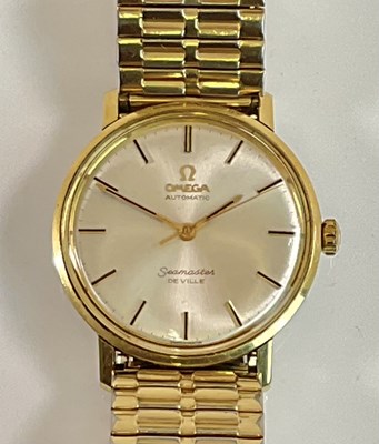 Lot 660 - OMEGA; a gentleman's vintage Seamaster De...