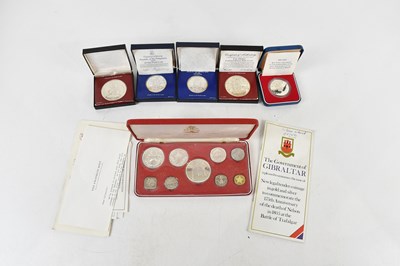 Lot 634 - A Royal Mint cased set of proof coins,...