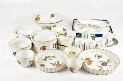 Lot 513 - SUSIE COOPER; a part tea service and assorted...