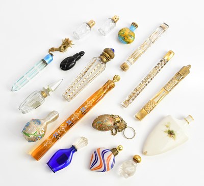 Lot 1212 - A collection of eighteen assorted glass, metal...