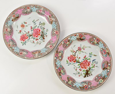 Lot 1018 - A pair of 18th century Chinese Export floral...