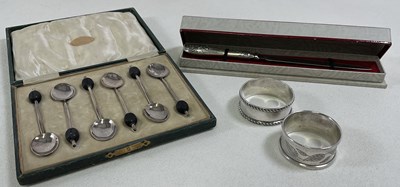 Lot 560 - A cased set of six George V hallmarked silver...