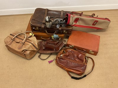 Lot 68 - A collectors' lot of vintage luggage and other...