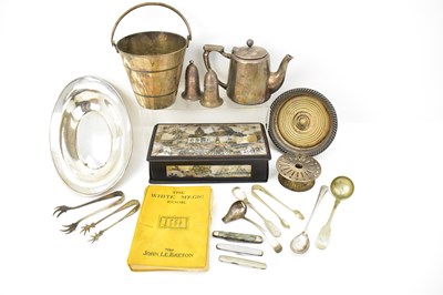 Lot 365 - Various mixed collectibles including an...