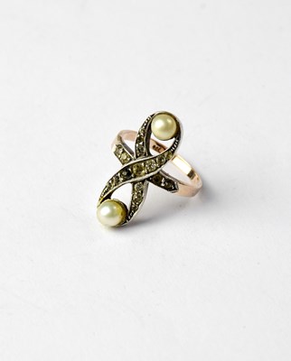 Lot 1063 - An Art Deco 9ct gold ring