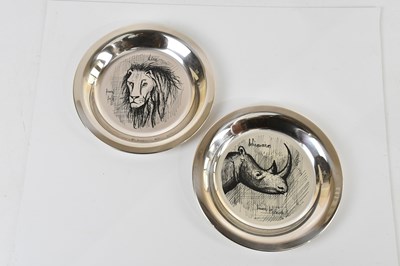 Lot 324 - BERNARD BUFFET; a pair of plates, 'lion' and...