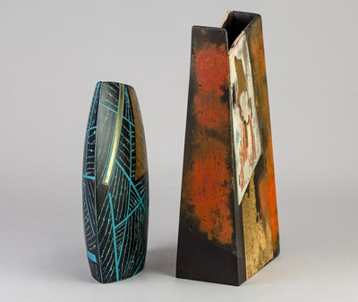 Lot 769 - TONY LAVERICK (born 1961); a black porcelain...