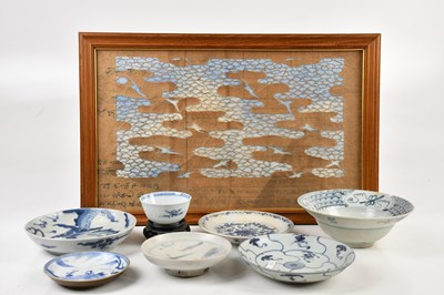 Lot 1096 - A collection of Chinese blue and white...